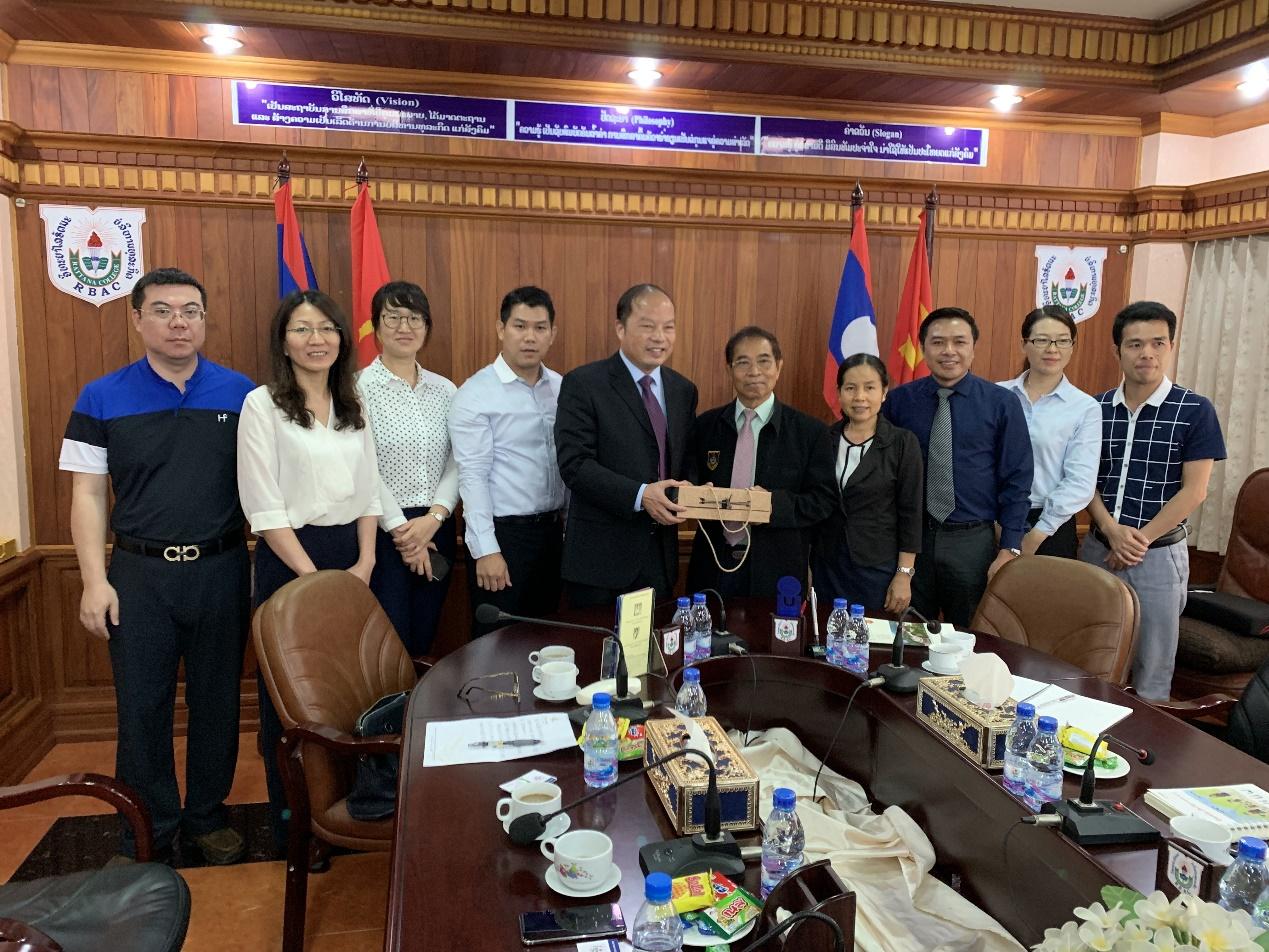 老挝拉塔纳商学院